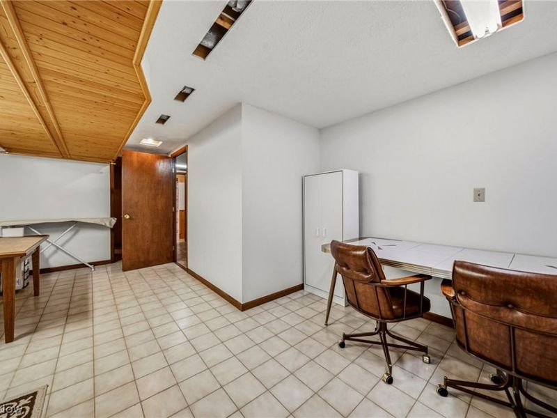 520 Orchardview Avenue, Seven Hills, OH 44113 Photo 38