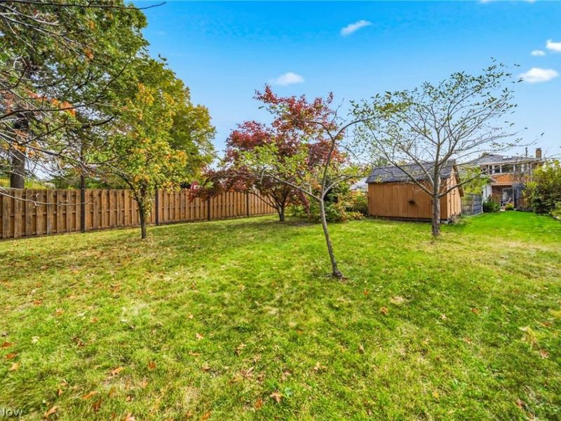 520 Orchardview Avenue, Seven Hills, OH 44113 Photo 39