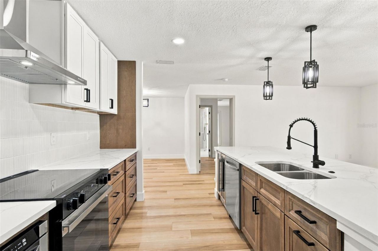 2942 Clubhouse Drive W, Clearwater, FL 33761 Photo