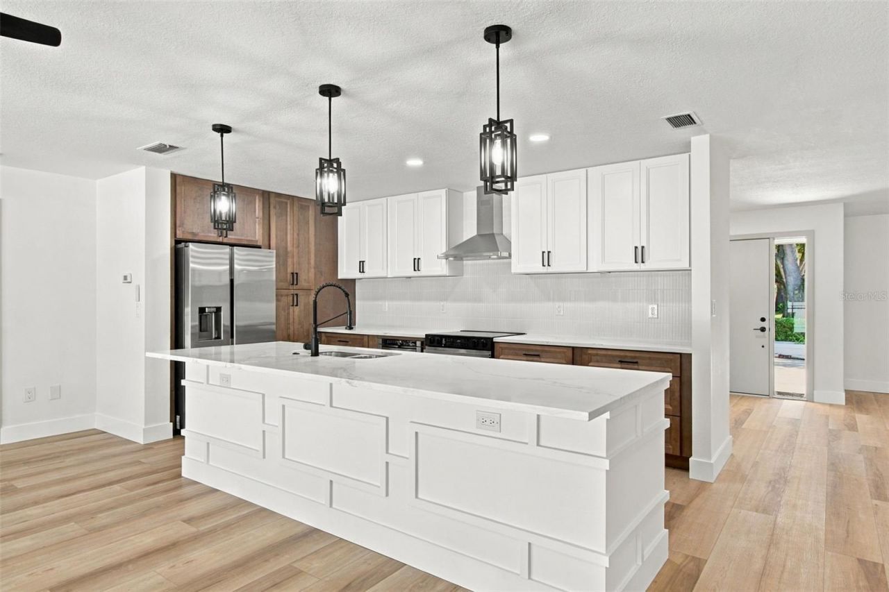 2942 Clubhouse Drive W, Clearwater, FL 33761 Photo