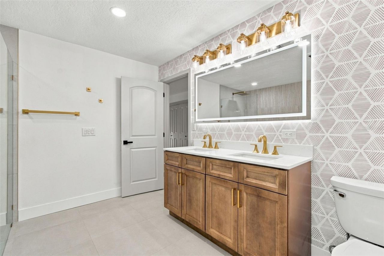 2942 Clubhouse Drive W, Clearwater, FL 33761 Photo