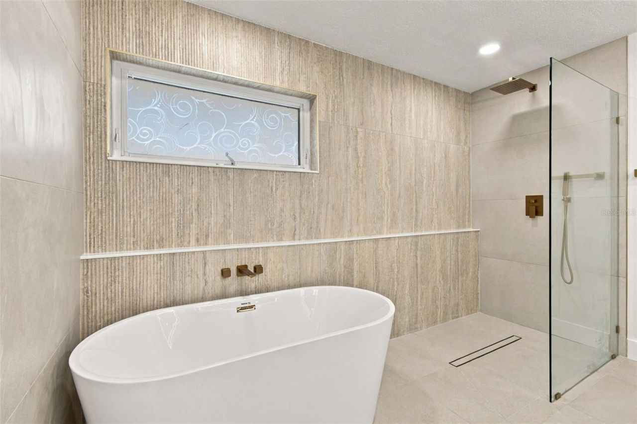 2942 Clubhouse Drive W, Clearwater, FL 33761 Photo