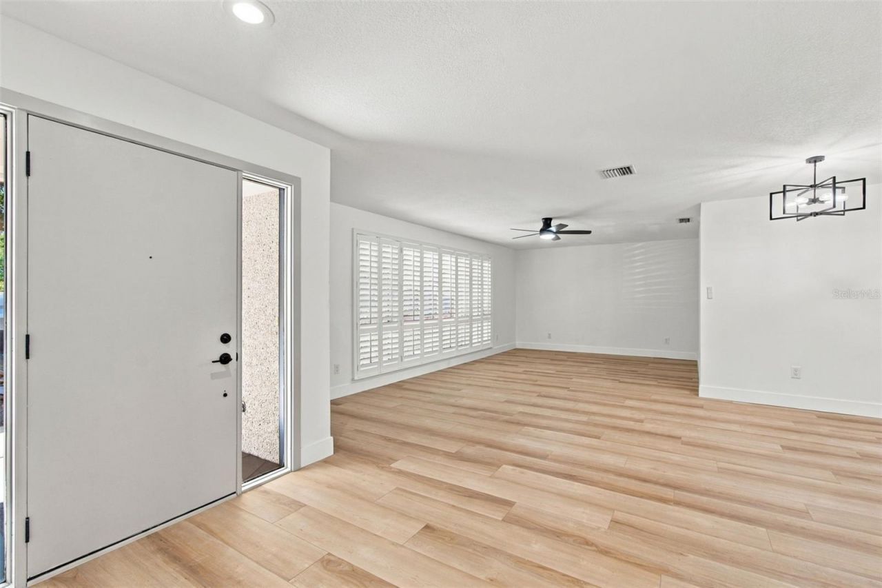 2942 Clubhouse Drive W, Clearwater, FL 33761 Photo