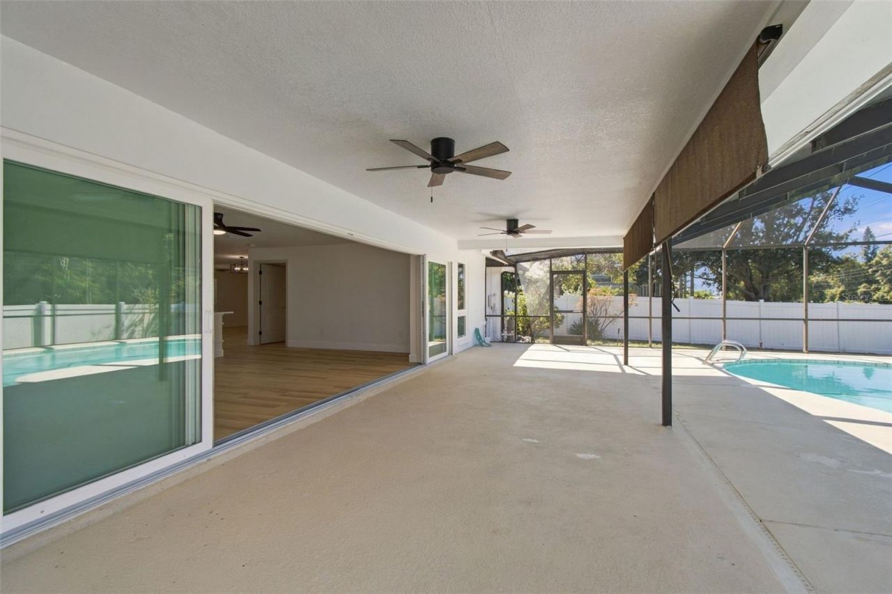 2942 Clubhouse Drive W, Clearwater, FL 33761 Photo