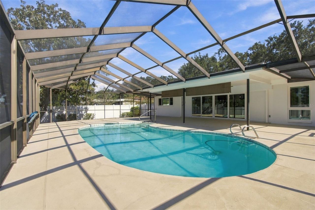 2942 Clubhouse Drive W, Clearwater, FL 33761 Photo
