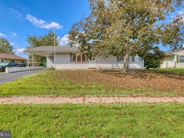 43 SHEPHERD LANE, LEVITTOWN, PA 19055