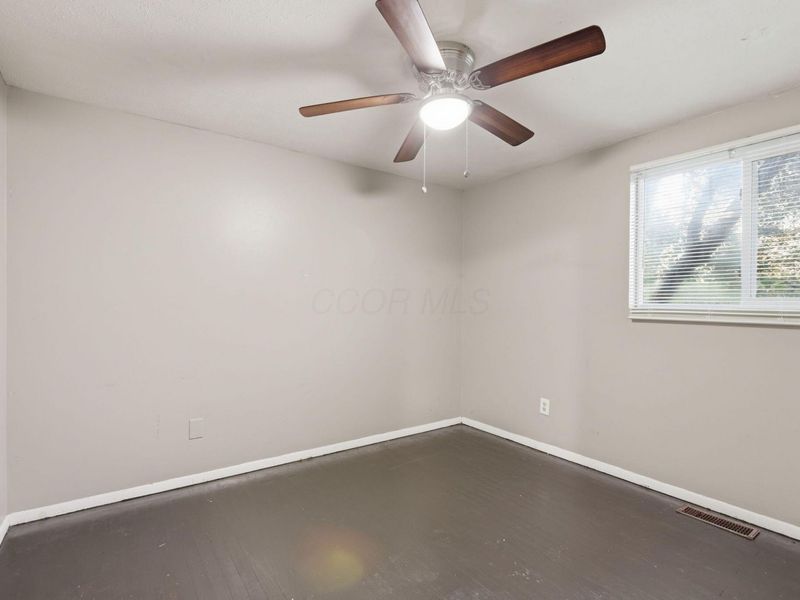 3483 Penfield Road , Columbus, OH 43227 Photo 13