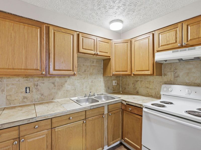 3483 Penfield Road , Columbus, OH 43227 Photo 25