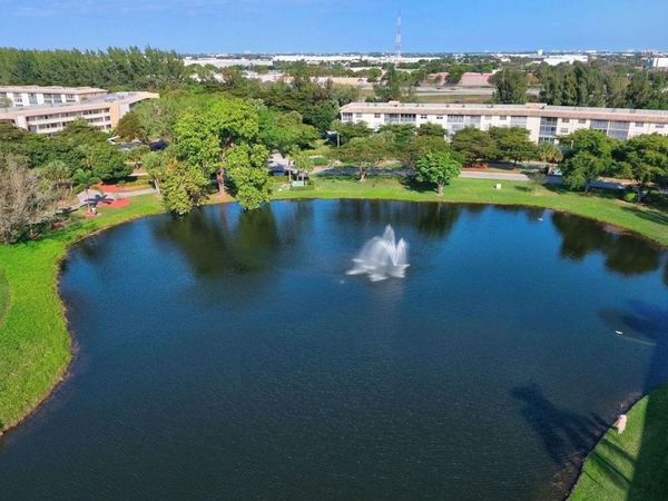 2201 LUCAYA Bend, Unit N1, Coconut Creek, FL 33066