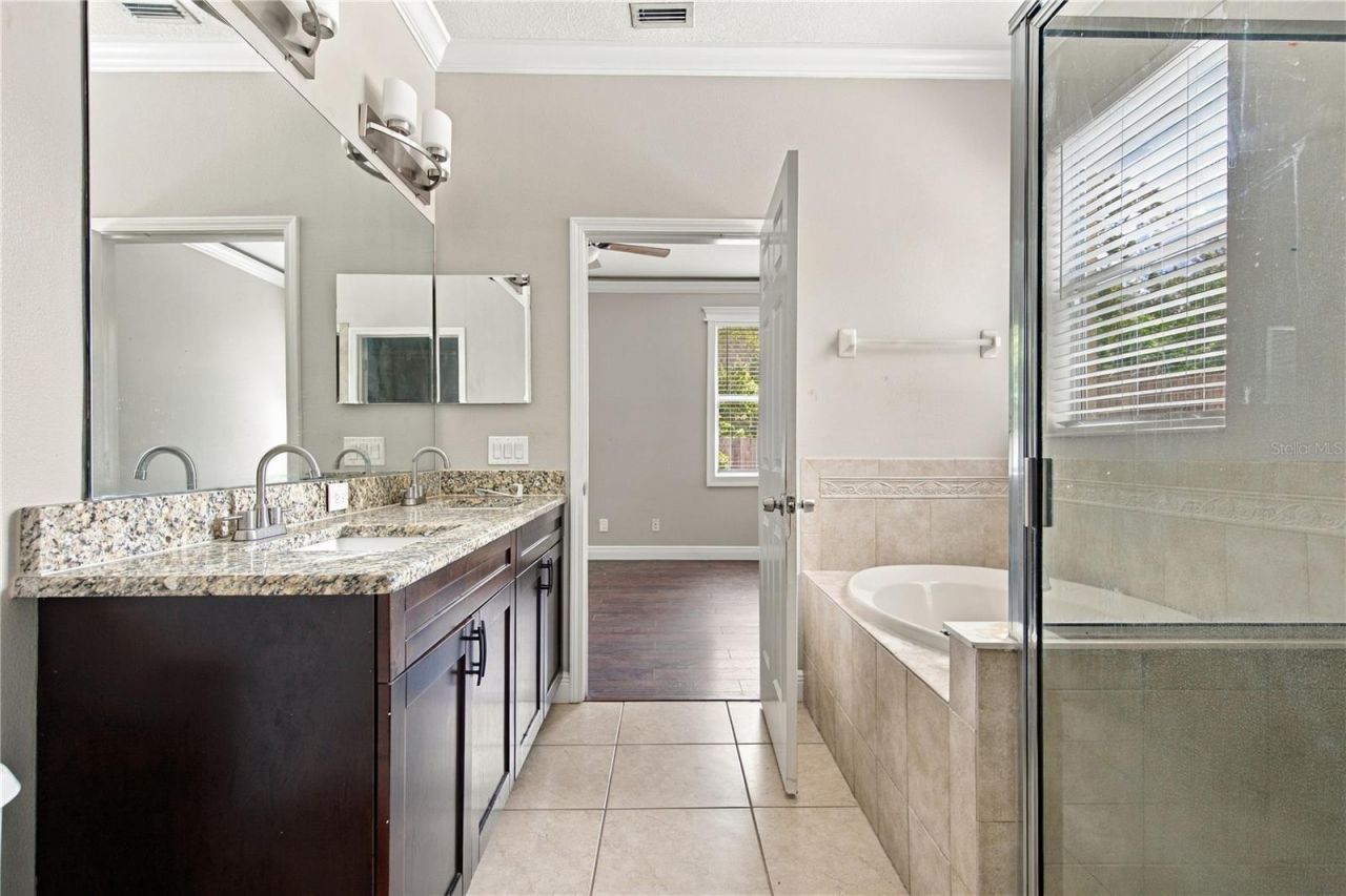 10321 Avelar Ridge Drive , Riverview, FL 33578 Photo