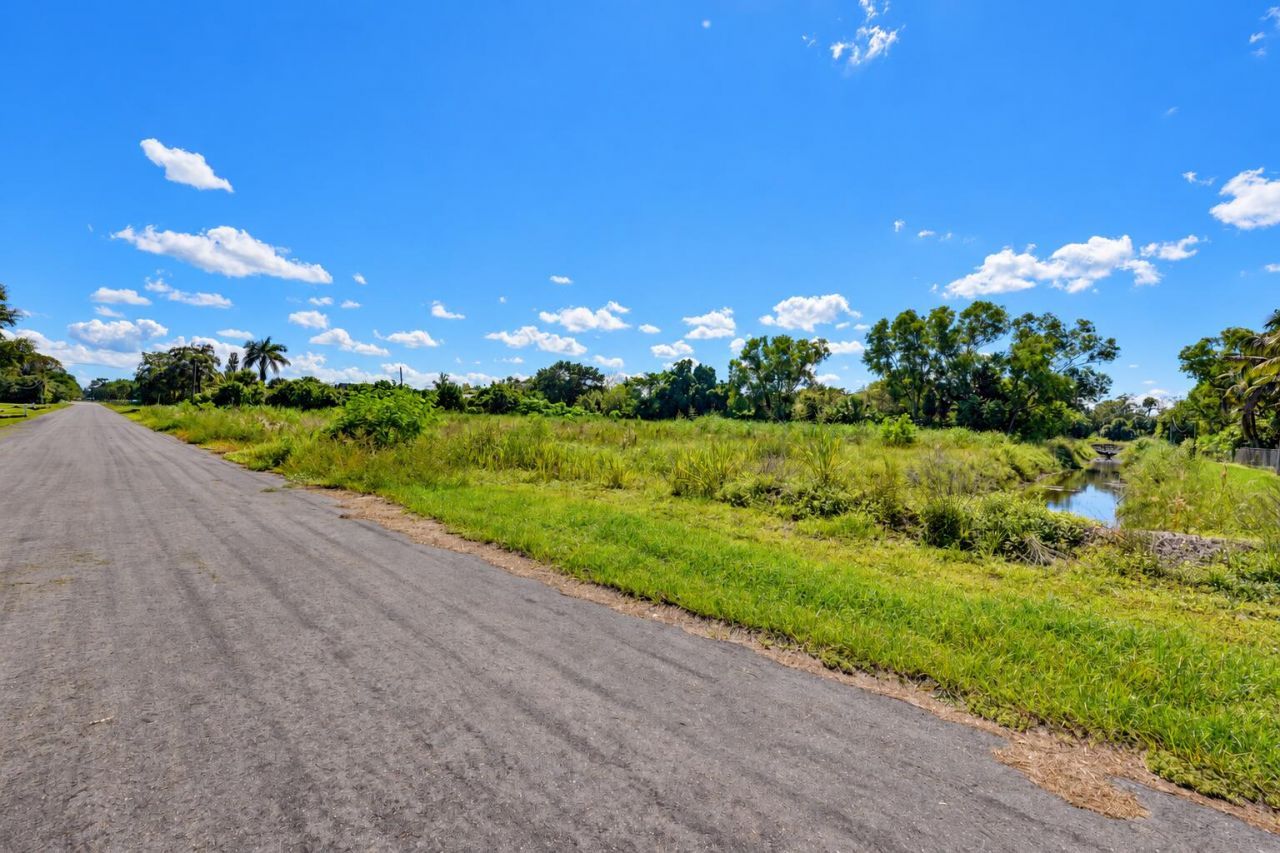 16682 64th Place N, The Acreage, FL 33470 Photo