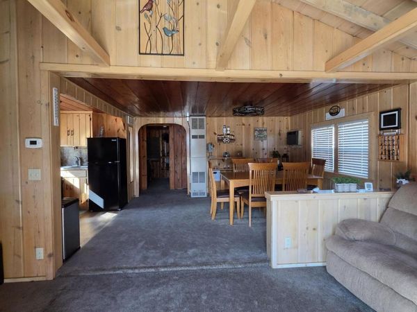 123 Wickham Avenue, Houghton Lake, MI 48629