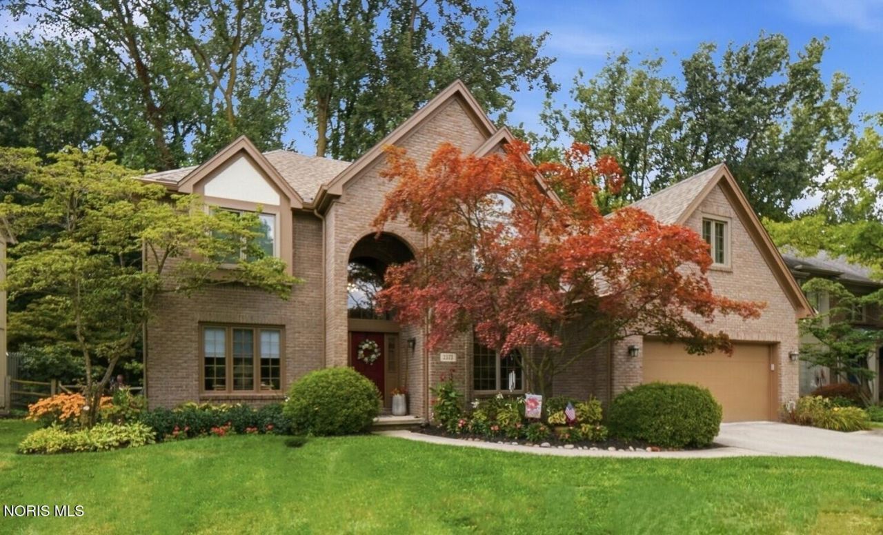 2573 Wimbledon Park Boulevard, Toledo, OH 43617 Main Photo