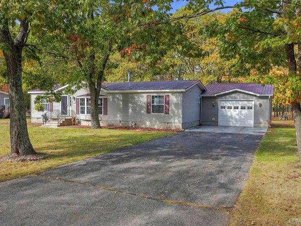 2600 S Hill Road, Gladstone, MI 49837