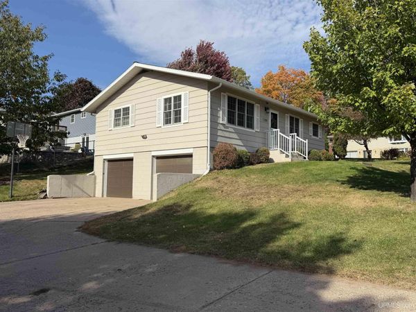 1400 Albion Street, Marquette, MI 49855