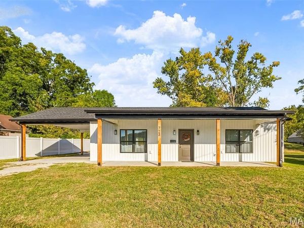 723 Broadway Extension , Elsberry, MO 63343