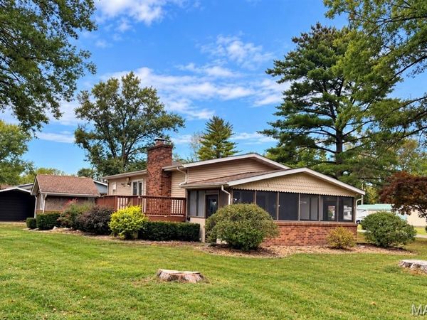 18812 Mary Jane Lane, Carlyle, IL 62231