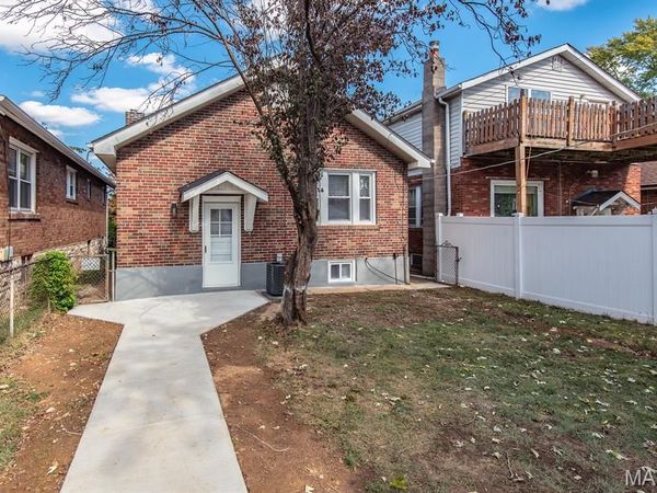 3808 Burgen Avenue, St Louis, MO 63116