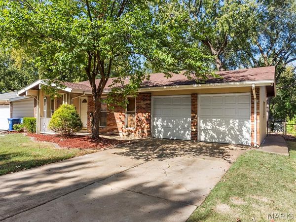 1395 Saint Anthony Lane, Florissant, MO 63033