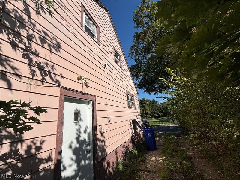 4678 E 147th Street, Cleveland, OH 44128 Photo 3
