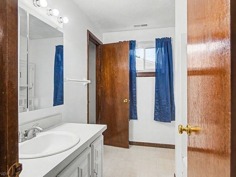 6187 Rosebelle Avenue, North Ridgeville, OH 44039 Photo 12