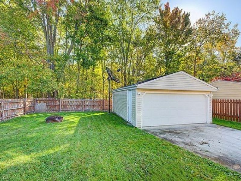 6187 Rosebelle Avenue, North Ridgeville, OH 44039 Photo 4