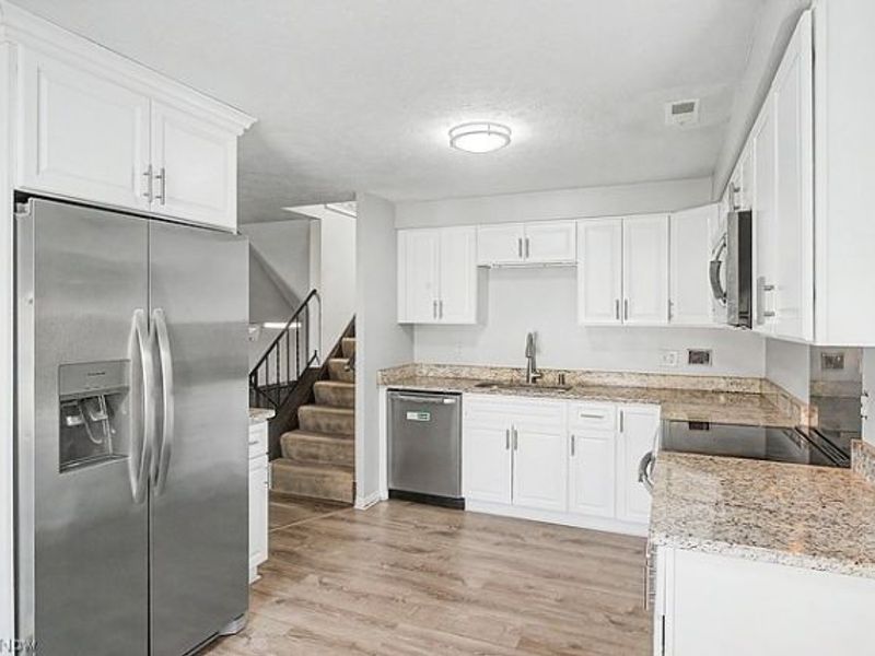 6187 Rosebelle Avenue, North Ridgeville, OH 44039 Photo 6