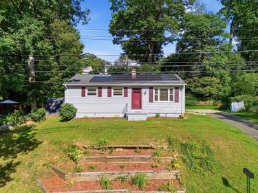101 Regal St, Springfield, MA 01118