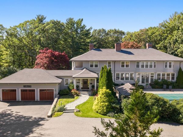 11 Hart St, Beverly, MA 01915