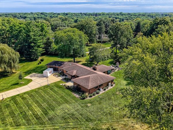 1803 Paula Court , Sleepy Hollow, IL 60118
