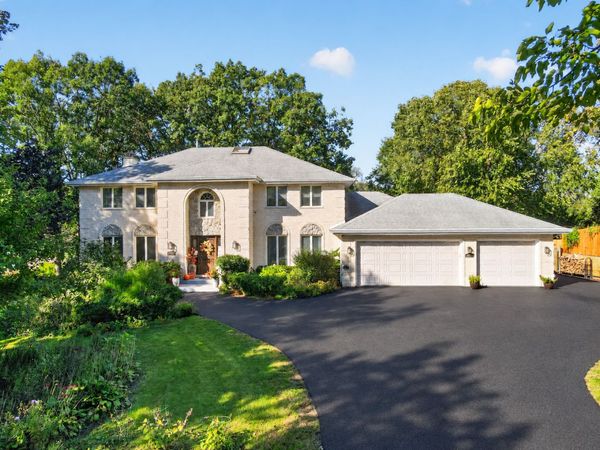9240 S 83rd Avenue , Hickory Hills, IL 60457
