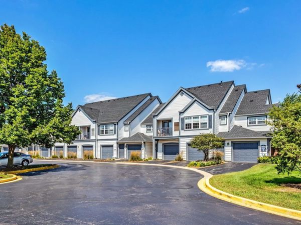 426 Handel Court , Unit 426, Wheaton, IL 60189