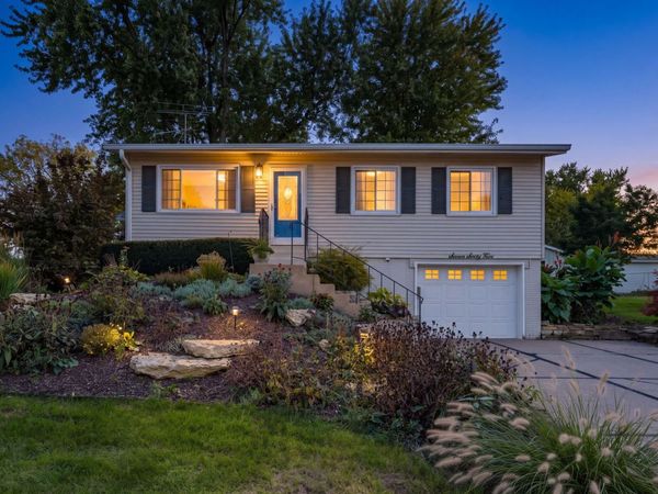 765 Colony Drive , Davenport, IA 52806