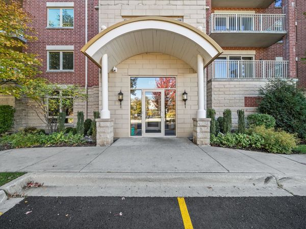 8300 Concord Drive , Unit 213, Morton Grove, IL 60053