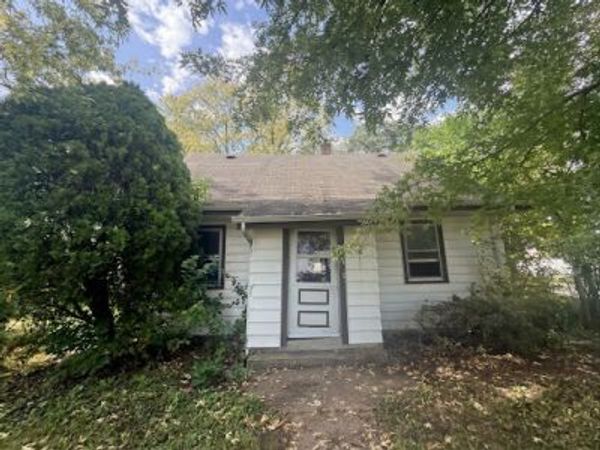 7534 Latrobe Avenue , Burbank, IL 60459