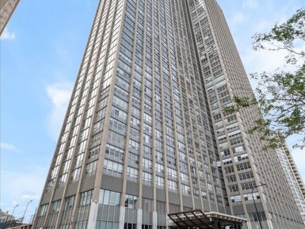 655 W Irving Park Road , Unit 4003, Chicago, IL 60613