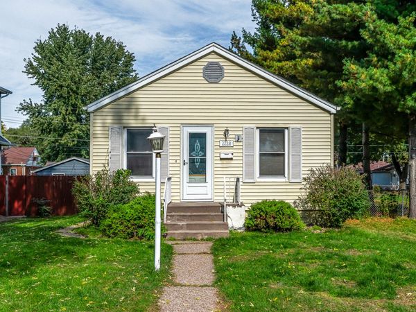 2228 W High Street , Davenport, IA 52804