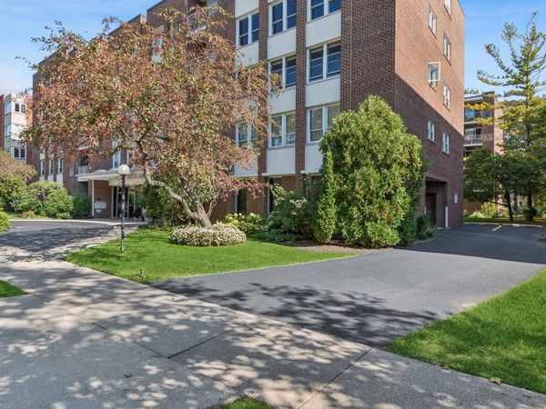 2025 Sherman Avenue, Unit 201, Evanston, IL 60201