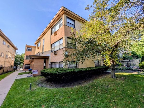 7610 N Rogers Avenue , Unit 203, Chicago, IL 60626