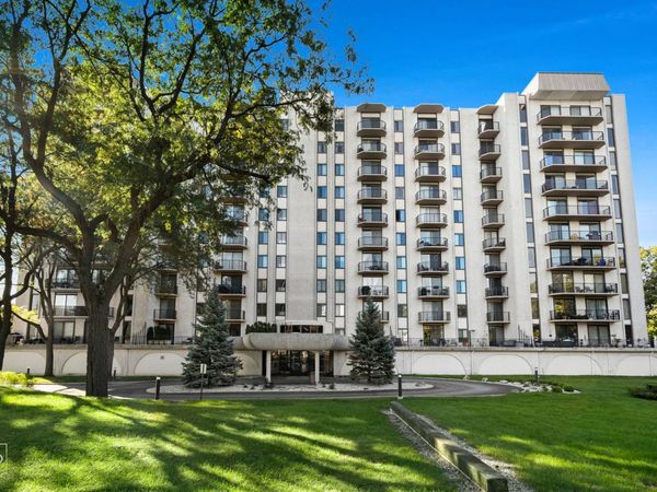 190 S Wood Dale Road , Unit 706, Wood Dale, IL 60191