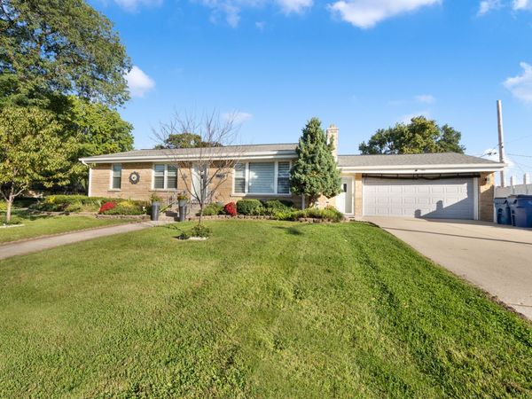 10050 Westmanor Drive, Franklin Park, IL 60131