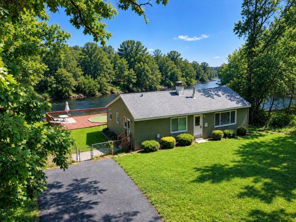 170 Hilldale Lane , Port Barrington, IL 60010