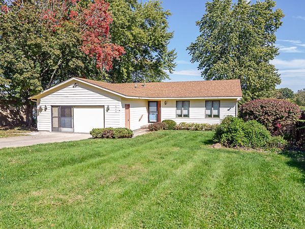 1606 W South Shore Drive , Mahomet, IL 61853