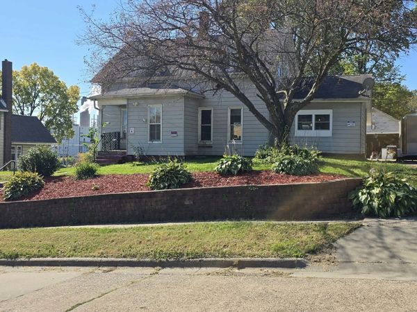 219 20 Place , Clinton, IA 52732
