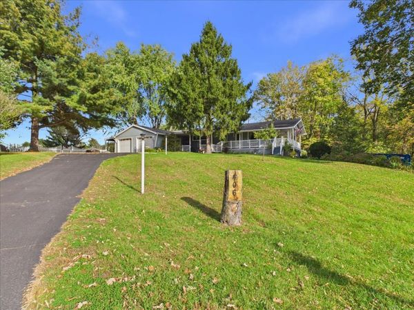 406 Oak Lane , Dixon, IL 61021