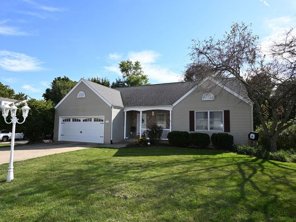 104 BRENYN Court , East Peoria, IL 61611