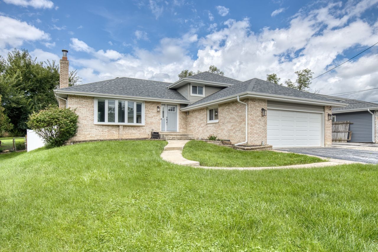 17008 Forest Avenue, Oak Forest, IL 60452 Main Photo