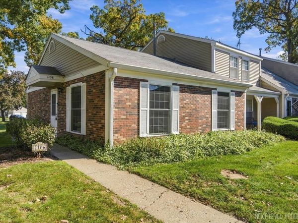 1106 Oak Valley Drive , Cary, IL 60013