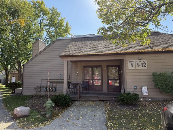 3369 Beacon Street , Unit 10, North Chicago, IL 60064