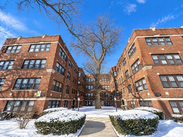 104 Lincoln Avenue , Unit 2E, Riverside, IL 60546